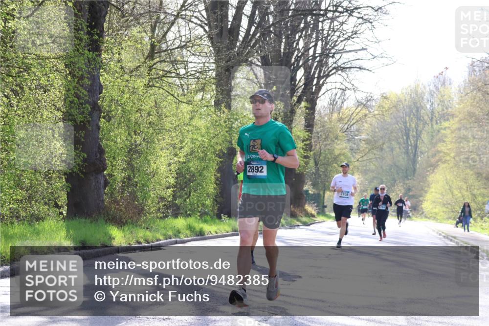 12.04.2026 - 45. Internationalen Wilhelmsburger Insellauf Yannick Fuchs http://msf.ph/oto/9482385 12.04.2026 10:23:02 Laufen 2892, 3708, 5764 meine-sportfotos.de