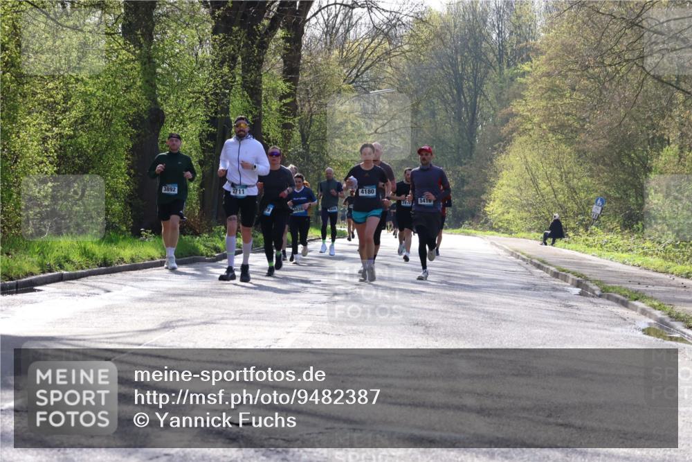 12.04.2026 - 45. Internationalen Wilhelmsburger Insellauf Yannick Fuchs http://msf.ph/oto/9482387 12.04.2026 10:30:45 Laufen 3892, 2711, 5038, 4180, 5416, 408 meine-sportfotos.de