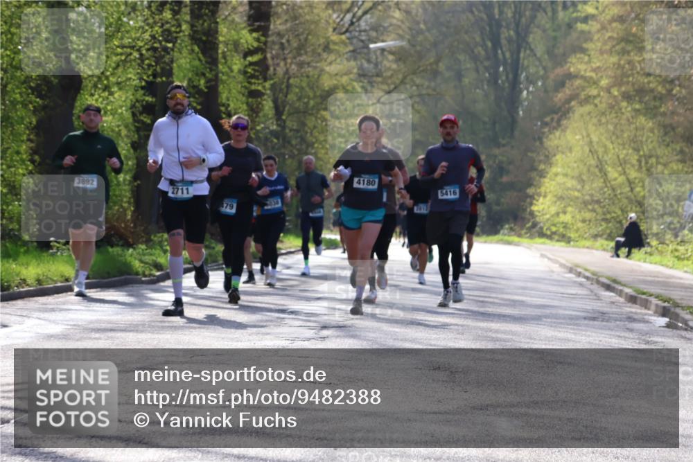12.04.2026 - 45. Internationalen Wilhelmsburger Insellauf Yannick Fuchs http://msf.ph/oto/9482388 12.04.2026 10:30:45 Laufen 3892, 2711, 479, 3038, 4180, 5416 meine-sportfotos.de