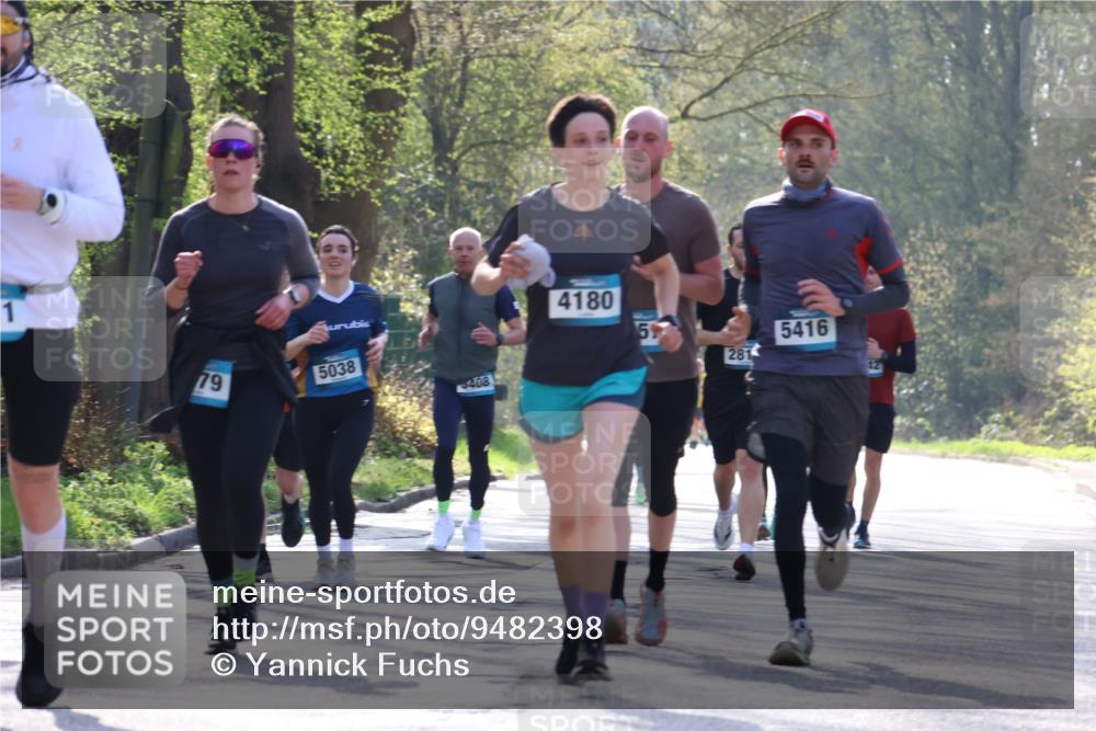 12.04.2026 - 45. Internationalen Wilhelmsburger Insellauf Yannick Fuchs http://msf.ph/oto/9482398 12.04.2026 10:30:46 Laufen 1, 79, 5038, 408, 4180, 517, 5416, 281 meine-sportfotos.de