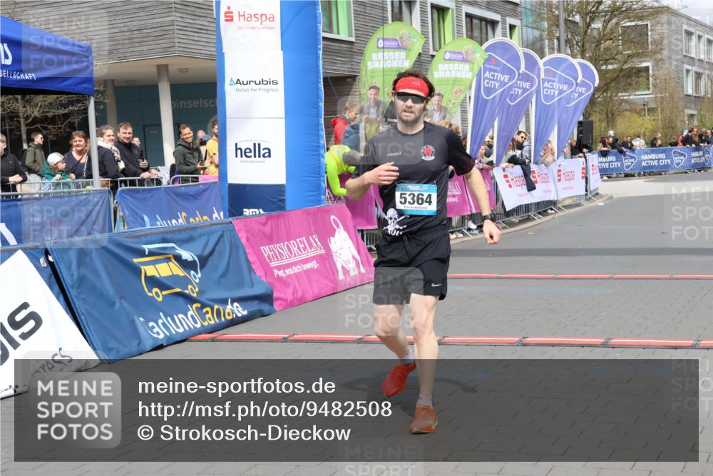 12.04.2026 - 45. Internationalen Wilhelmsburger Insellauf Strokosch-Dieckow http://msf.ph/oto/9482508 12.04.2026 12:48:25 Ziel 5607, 5364 meine-sportfotos.de