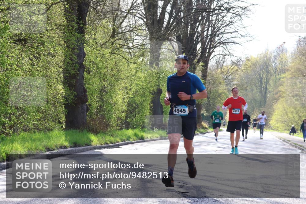 12.04.2026 - 45. Internationalen Wilhelmsburger Insellauf Yannick Fuchs http://msf.ph/oto/9482513 12.04.2026 10:23:12 Laufen 4945, 4043, 2893 meine-sportfotos.de