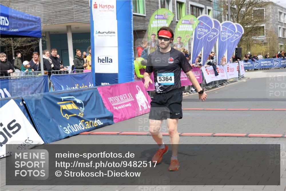 12.04.2026 - 45. Internationalen Wilhelmsburger Insellauf Strokosch-Dieckow http://msf.ph/oto/9482517 12.04.2026 12:48:25 Ziel 5607, 5364 meine-sportfotos.de