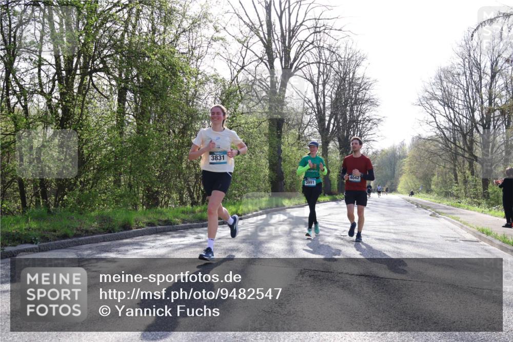 12.04.2026 - 45. Internationalen Wilhelmsburger Insellauf Yannick Fuchs http://msf.ph/oto/9482547 12.04.2026 10:30:58 Laufen 3831, 3991, 4042 meine-sportfotos.de