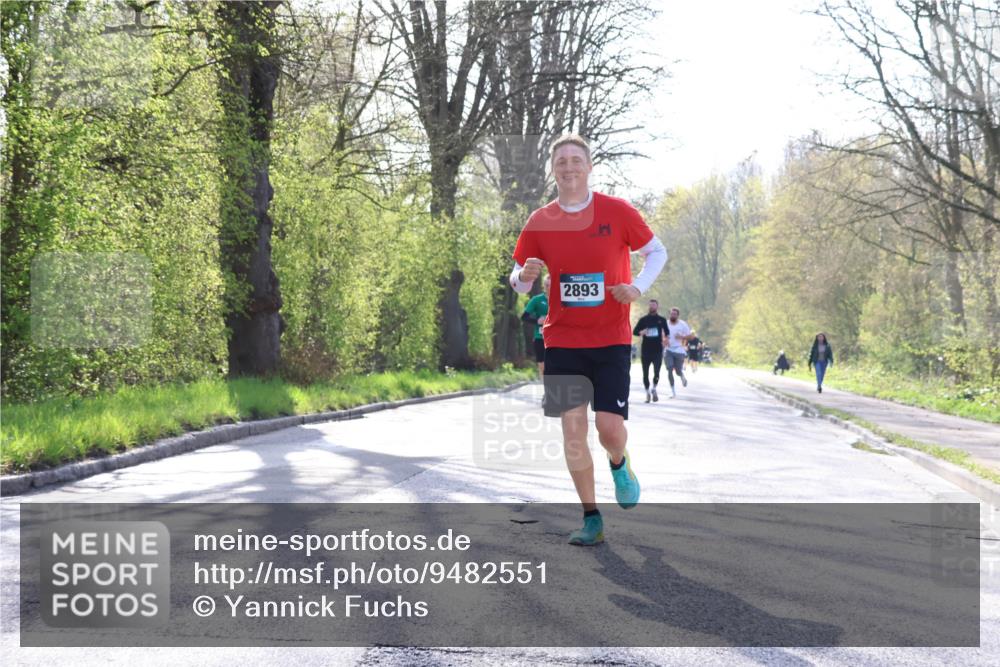 12.04.2026 - 45. Internationalen Wilhelmsburger Insellauf Yannick Fuchs http://msf.ph/oto/9482551 12.04.2026 10:23:16 Laufen 2893 meine-sportfotos.de