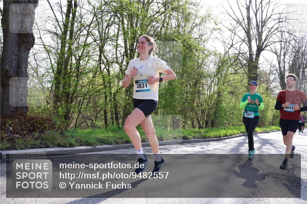 12.04.2026 - 45. Internationalen Wilhelmsburger Insellauf Yannick Fuchs http://msf.ph/oto/9482557 12.04.2026 10:30:59 Laufen 3831, 4042, 3991 meine-sportfotos.de