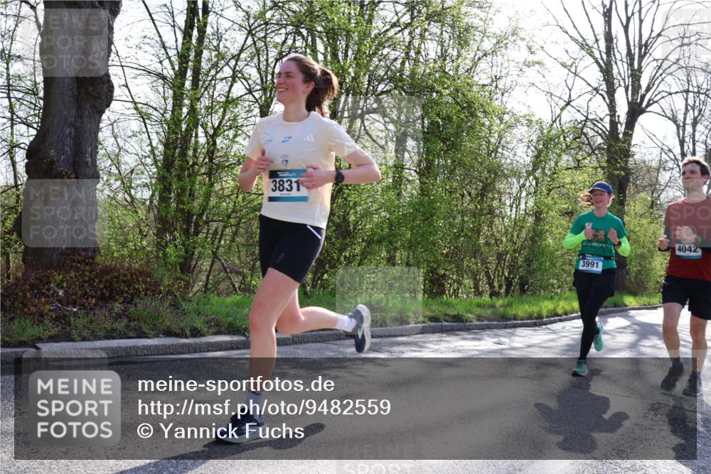 12.04.2026 - 45. Internationalen Wilhelmsburger Insellauf Yannick Fuchs http://msf.ph/oto/9482559 12.04.2026 10:30:59 Laufen 3831, 3991, 4042 meine-sportfotos.de