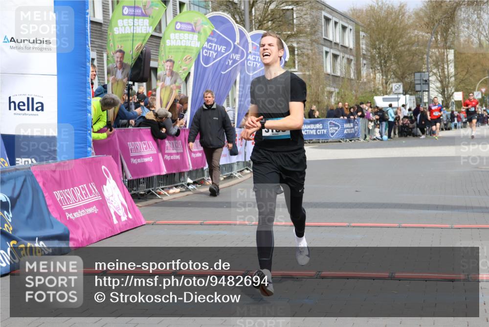 12.04.2026 - 45. Internationalen Wilhelmsburger Insellauf Strokosch-Dieckow http://msf.ph/oto/9482694 12.04.2026 12:48:52 Ziel 3159 meine-sportfotos.de