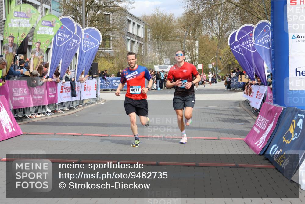 12.04.2026 - 45. Internationalen Wilhelmsburger Insellauf Strokosch-Dieckow http://msf.ph/oto/9482735 12.04.2026 12:48:59 Ziel 4677, 4240 meine-sportfotos.de
