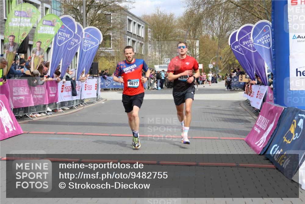 12.04.2026 - 45. Internationalen Wilhelmsburger Insellauf Strokosch-Dieckow http://msf.ph/oto/9482755 12.04.2026 12:49:00 Ziel 4677, 4240 meine-sportfotos.de