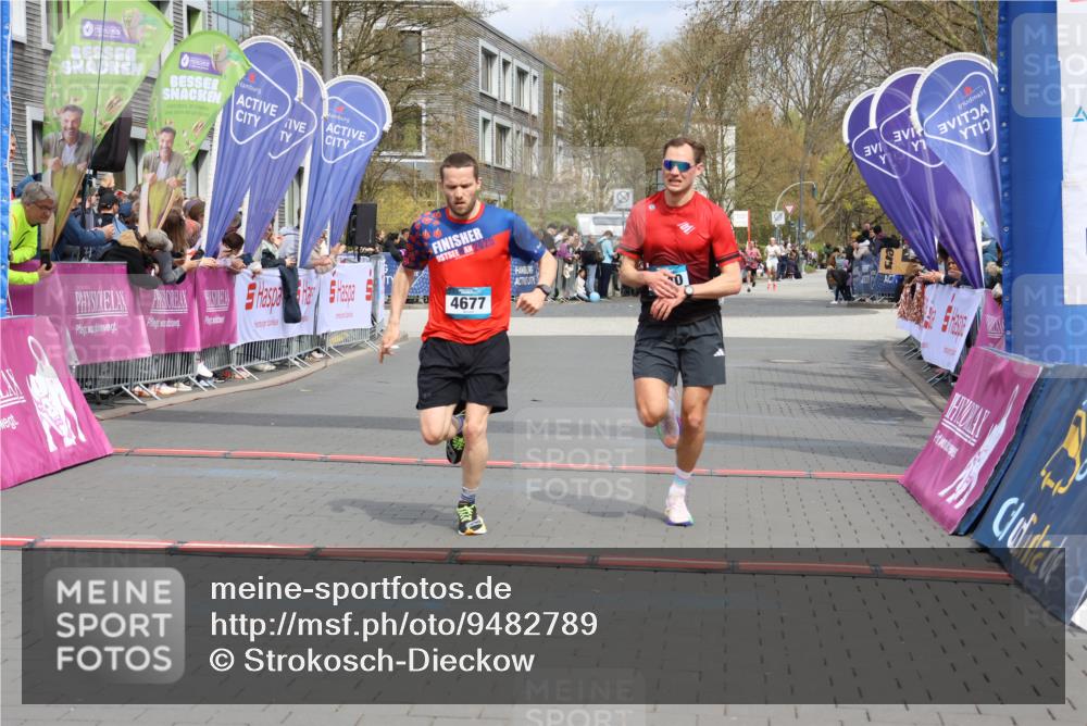 12.04.2026 - 45. Internationalen Wilhelmsburger Insellauf Strokosch-Dieckow http://msf.ph/oto/9482789 12.04.2026 12:49:00 Ziel 4677, 4240 meine-sportfotos.de