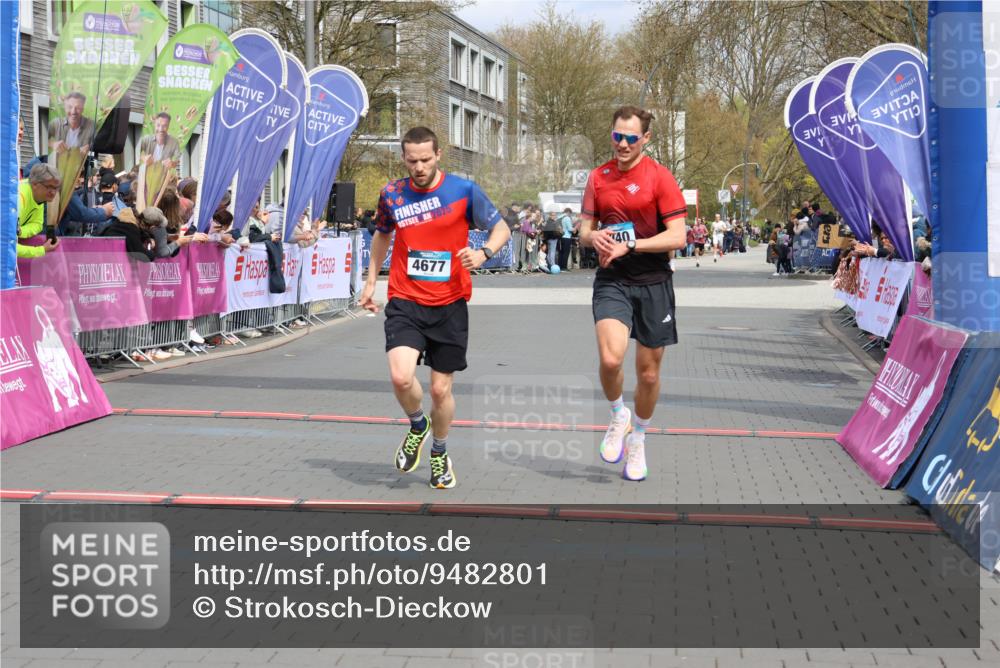 12.04.2026 - 45. Internationalen Wilhelmsburger Insellauf Strokosch-Dieckow http://msf.ph/oto/9482801 12.04.2026 12:49:00 Ziel 4677, 4240 meine-sportfotos.de