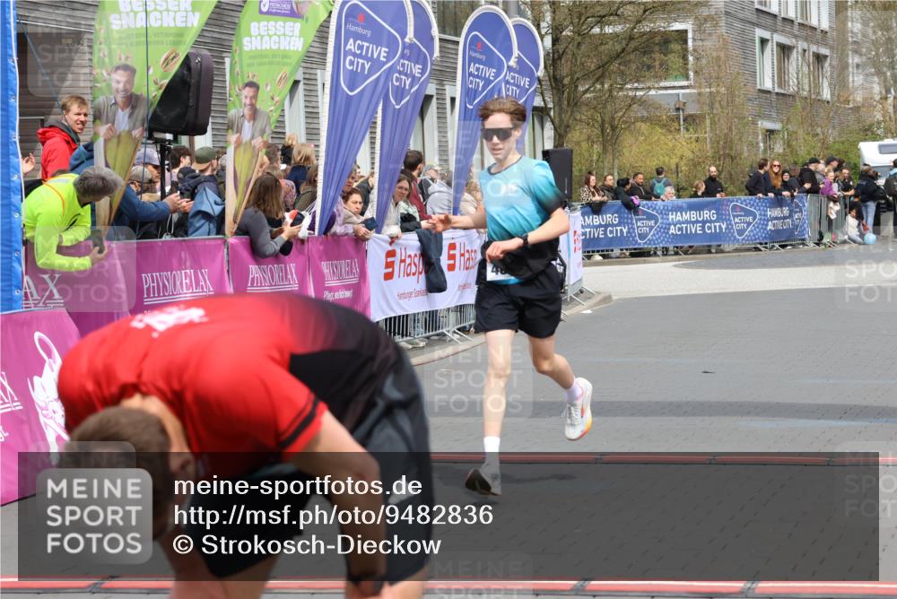 12.04.2026 - 45. Internationalen Wilhelmsburger Insellauf Strokosch-Dieckow http://msf.ph/oto/9482836 12.04.2026 12:49:08 Ziel 4893 meine-sportfotos.de