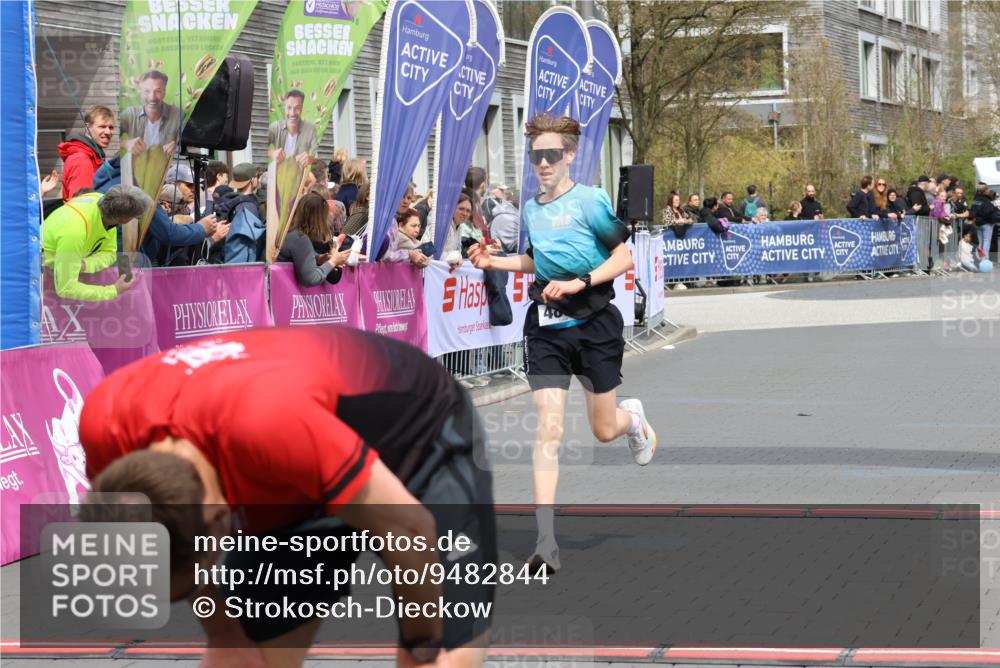 12.04.2026 - 45. Internationalen Wilhelmsburger Insellauf Strokosch-Dieckow http://msf.ph/oto/9482844 12.04.2026 12:49:08 Ziel 4893 meine-sportfotos.de