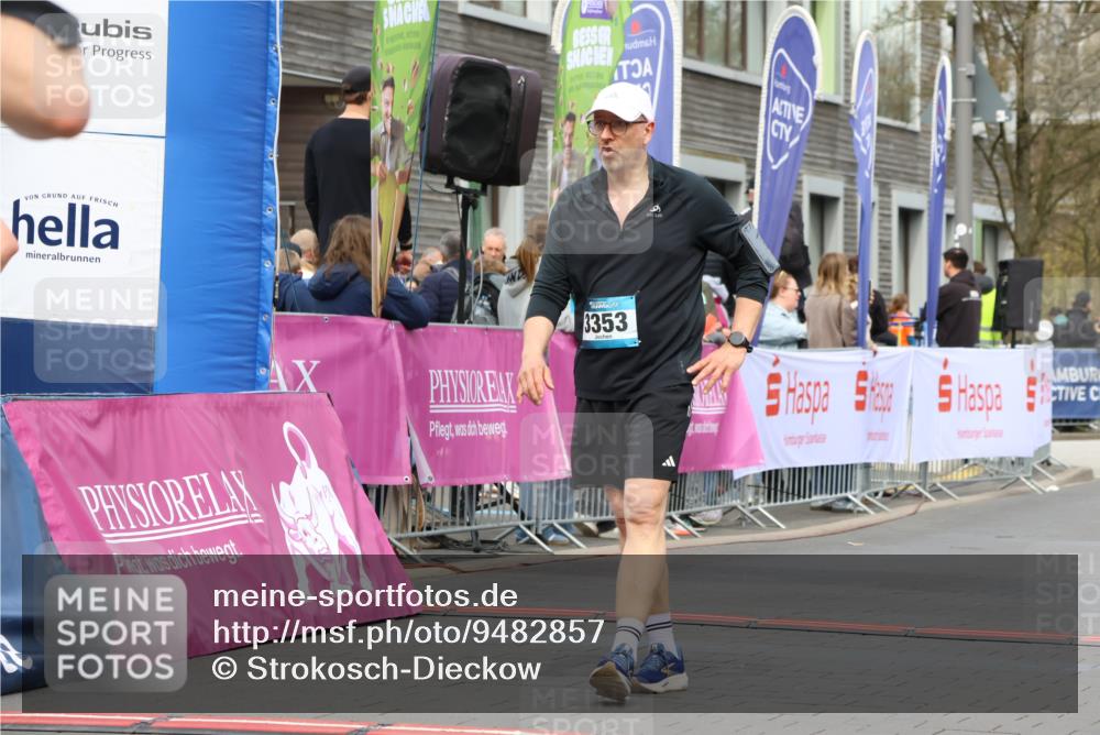12.04.2026 - 45. Internationalen Wilhelmsburger Insellauf Strokosch-Dieckow http://msf.ph/oto/9482857 12.04.2026 13:24:04 Ziel 3730, 3353, 2766 meine-sportfotos.de