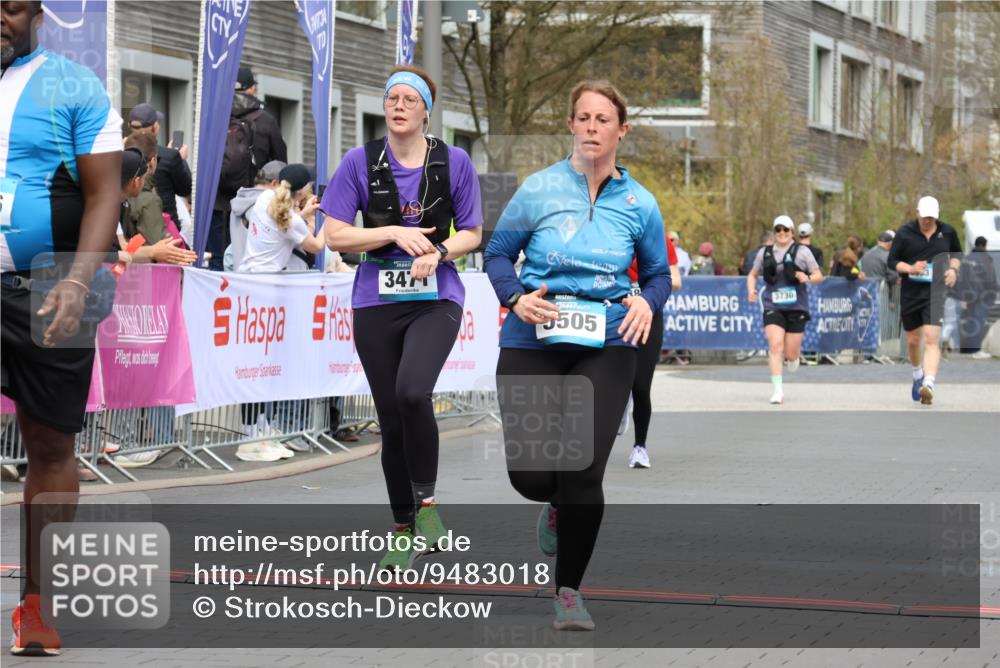 12.04.2026 - 45. Internationalen Wilhelmsburger Insellauf Strokosch-Dieckow http://msf.ph/oto/9483018 12.04.2026 13:23:52 Ziel 3478, 4176, 5505, 3471 meine-sportfotos.de