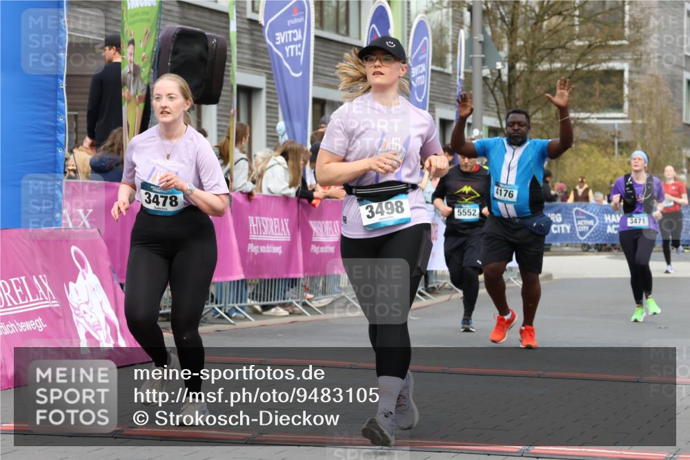 12.04.2026 - 45. Internationalen Wilhelmsburger Insellauf Strokosch-Dieckow http://msf.ph/oto/9483105 12.04.2026 13:23:49 Ziel 3783, 3498, 3478, 4176, 5505, 3471 meine-sportfotos.de