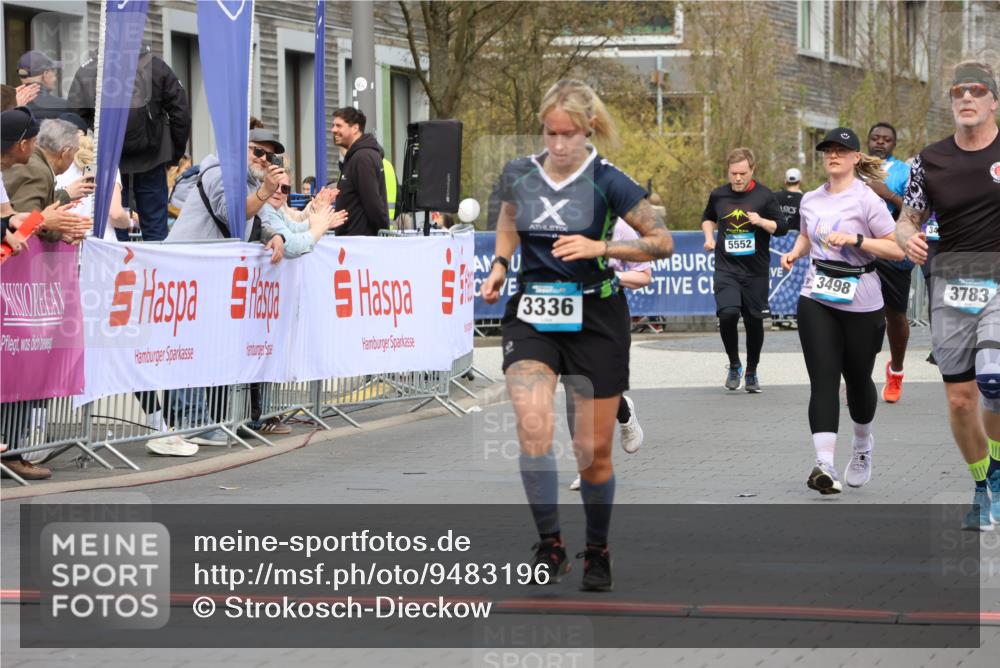 12.04.2026 - 45. Internationalen Wilhelmsburger Insellauf Strokosch-Dieckow http://msf.ph/oto/9483196 12.04.2026 13:23:43 Ziel 5223, 3336, 3783, 3498 meine-sportfotos.de