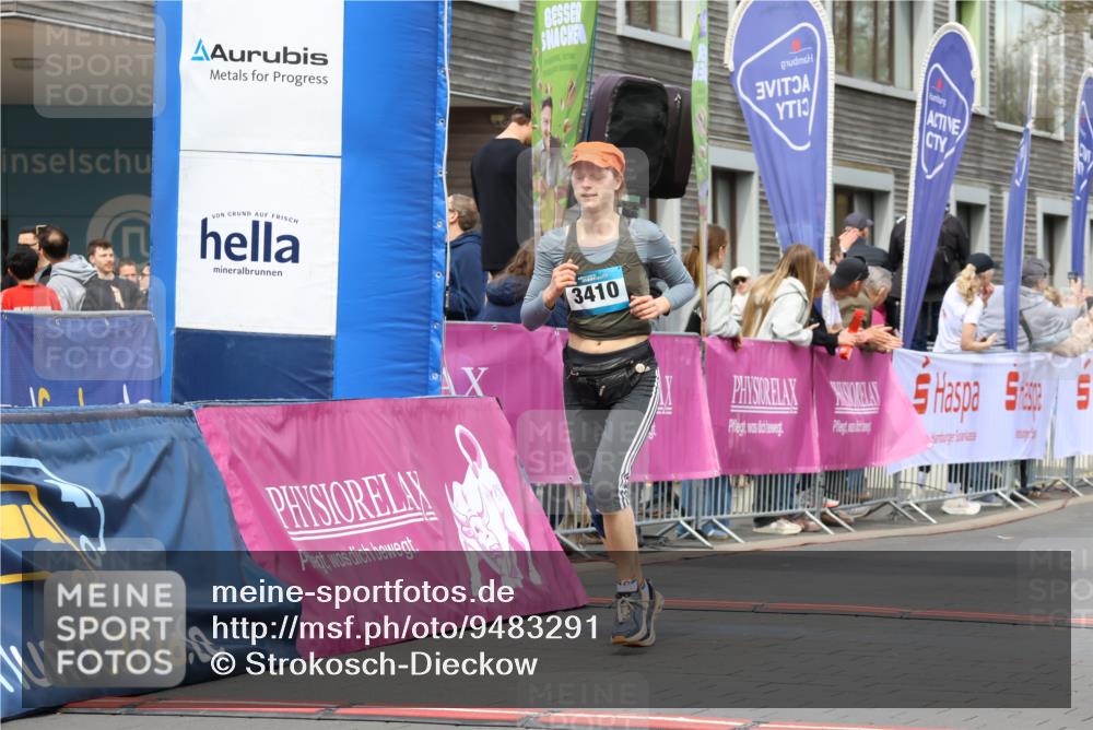 12.04.2026 - 45. Internationalen Wilhelmsburger Insellauf Strokosch-Dieckow http://msf.ph/oto/9483291 12.04.2026 13:23:30 Ziel 4593, 4708, 3774 meine-sportfotos.de