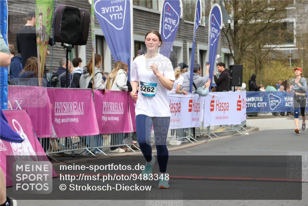 12.04.2026 - 45. Internationalen Wilhelmsburger Insellauf Strokosch-Dieckow http://msf.ph/oto/9483348 12.04.2026 13:23:24 Ziel 4557, 2153, 5262, 4593 meine-sportfotos.de