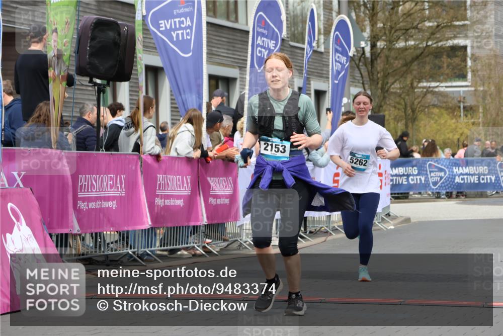 12.04.2026 - 45. Internationalen Wilhelmsburger Insellauf Strokosch-Dieckow http://msf.ph/oto/9483374 12.04.2026 13:23:23 Ziel 4557, 2153, 5262, 4593 meine-sportfotos.de