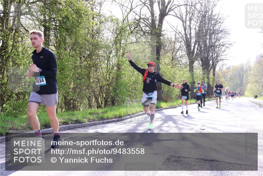 12.04.2026 - 45. Internationalen Wilhelmsburger Insellauf Yannick Fuchs http://msf.ph/oto/9483558 12.04.2026 10:32:32 Laufen 4934, 4829, 179, 2940 meine-sportfotos.de