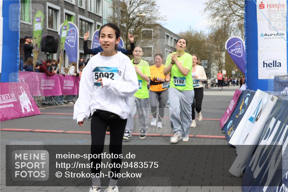 12.04.2026 - 45. Internationalen Wilhelmsburger Insellauf Strokosch-Dieckow http://msf.ph/oto/9483575 12.04.2026 13:22:53 Ziel 5092, 2246, 5192, 5171, 3162, 4443, 4442, 3746, 5290, 3057, 3667, 5304 meine-sportfotos.de