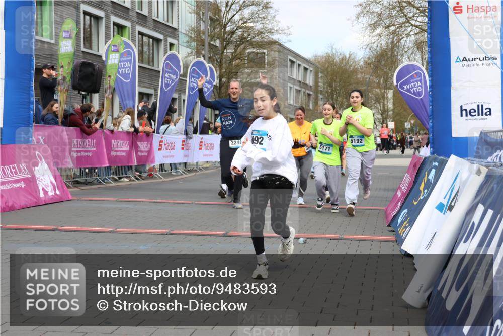 12.04.2026 - 45. Internationalen Wilhelmsburger Insellauf Strokosch-Dieckow http://msf.ph/oto/9483593 12.04.2026 13:22:51 Ziel 5092, 2246, 5192, 5171, 3162, 4443, 4442, 3746, 5290, 3057 meine-sportfotos.de
