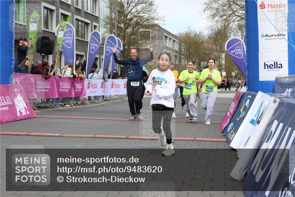 12.04.2026 - 45. Internationalen Wilhelmsburger Insellauf Strokosch-Dieckow http://msf.ph/oto/9483620 12.04.2026 13:22:51 Ziel 5092, 2246, 5192, 5171, 3162, 4443, 4442, 3746, 5290, 3057 meine-sportfotos.de