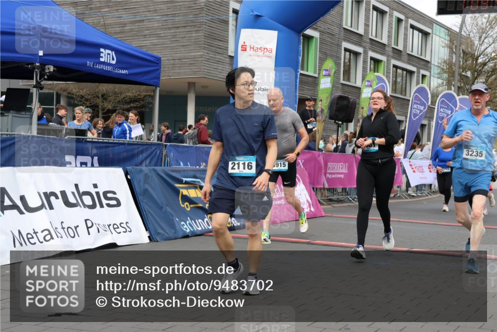 12.04.2026 - 45. Internationalen Wilhelmsburger Insellauf Strokosch-Dieckow http://msf.ph/oto/9483702 12.04.2026 13:22:44 Ziel 2116, 3581, 3235, 3915, 5080, 4348, 5085, 3603, 3602 meine-sportfotos.de