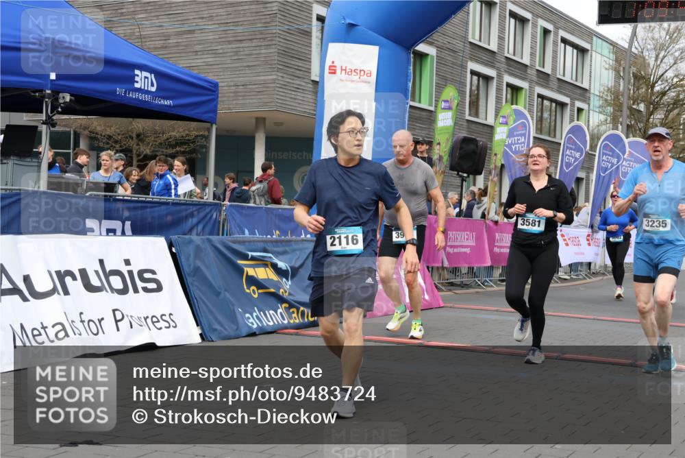 12.04.2026 - 45. Internationalen Wilhelmsburger Insellauf Strokosch-Dieckow http://msf.ph/oto/9483724 12.04.2026 13:22:44 Ziel 2116, 3581, 3235, 3915, 5080, 4348, 5085, 3603, 3602 meine-sportfotos.de