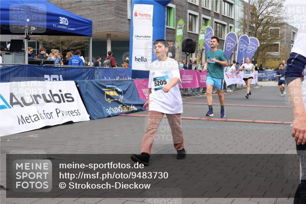 12.04.2026 - 45. Internationalen Wilhelmsburger Insellauf Strokosch-Dieckow http://msf.ph/oto/9483730 12.04.2026 13:22:37 Ziel 2332, 2116 meine-sportfotos.de