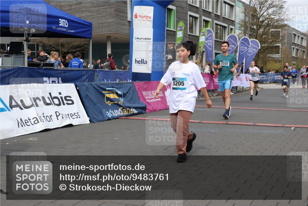 12.04.2026 - 45. Internationalen Wilhelmsburger Insellauf Strokosch-Dieckow http://msf.ph/oto/9483761 12.04.2026 13:22:37 Ziel 2332, 2116 meine-sportfotos.de