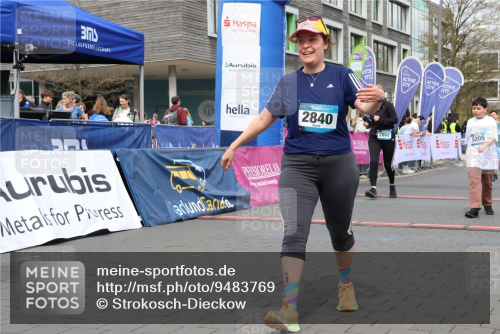 12.04.2026 - 45. Internationalen Wilhelmsburger Insellauf Strokosch-Dieckow http://msf.ph/oto/9483769 12.04.2026 13:22:32 Ziel 5462, 5205, 4809, 2002, 2332 meine-sportfotos.de