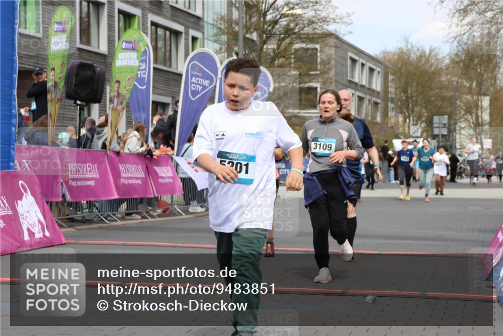 12.04.2026 - 45. Internationalen Wilhelmsburger Insellauf Strokosch-Dieckow http://msf.ph/oto/9483851 12.04.2026 13:22:22 Ziel 5201, 3109, 4404, 4362, 2473, 2552, 2130 meine-sportfotos.de