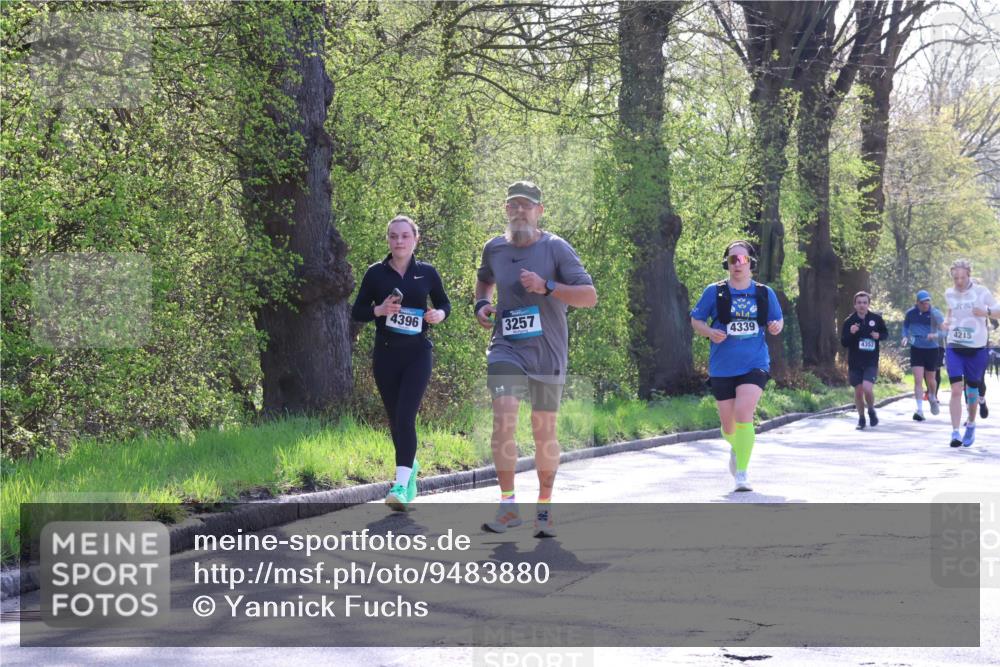 12.04.2026 - 45. Internationalen Wilhelmsburger Insellauf Yannick Fuchs http://msf.ph/oto/9483880 12.04.2026 10:45:47 Laufen 4396, 3257, 4339, 4215, 4352 meine-sportfotos.de