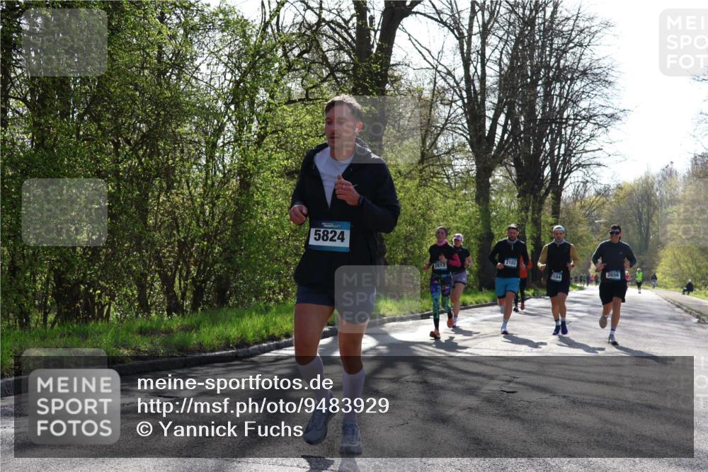 12.04.2026 - 45. Internationalen Wilhelmsburger Insellauf Yannick Fuchs http://msf.ph/oto/9483929 12.04.2026 10:33:01 Laufen 5824, 2102, 2813, 2656, 104 meine-sportfotos.de