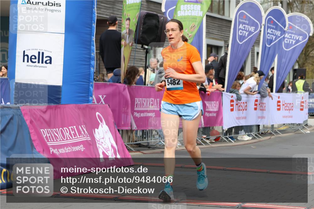 12.04.2026 - 45. Internationalen Wilhelmsburger Insellauf Strokosch-Dieckow http://msf.ph/oto/9484066 12.04.2026 13:22:06 Ziel 5482, 4017 meine-sportfotos.de
