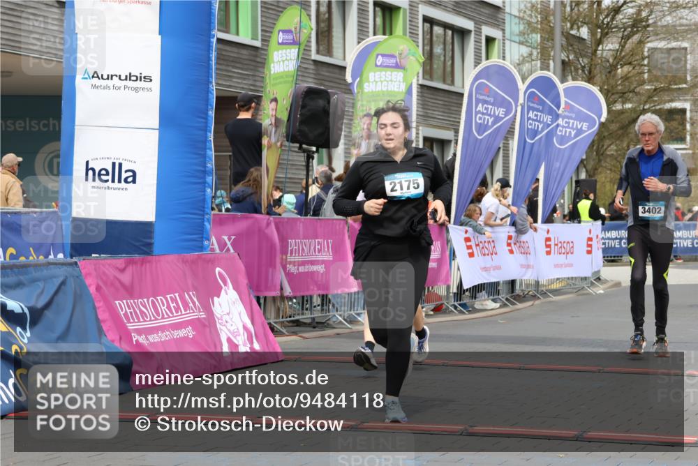 12.04.2026 - 45. Internationalen Wilhelmsburger Insellauf Strokosch-Dieckow http://msf.ph/oto/9484118 12.04.2026 13:22:00 Ziel 4800, 4047, 2175, 3402 meine-sportfotos.de