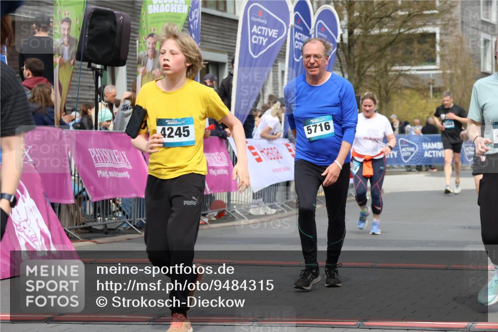 12.04.2026 - 45. Internationalen Wilhelmsburger Insellauf Strokosch-Dieckow http://msf.ph/oto/9484315 12.04.2026 13:21:43 Ziel 2333, 4018, 5716, 4319 meine-sportfotos.de