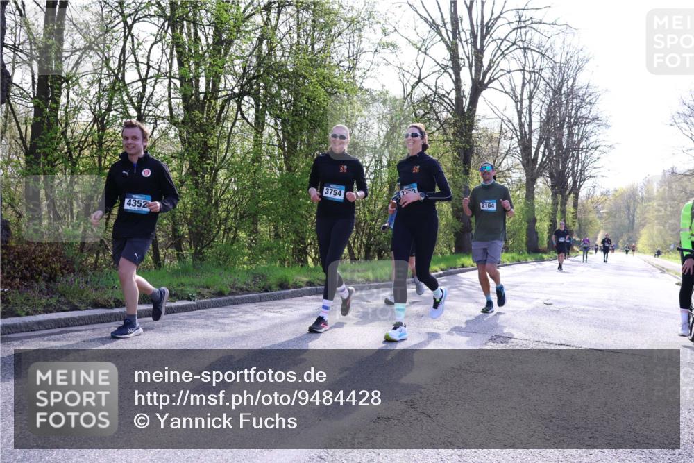12.04.2026 - 45. Internationalen Wilhelmsburger Insellauf Yannick Fuchs http://msf.ph/oto/9484428 12.04.2026 10:46:00 Laufen 4352, 3754, 2164 meine-sportfotos.de