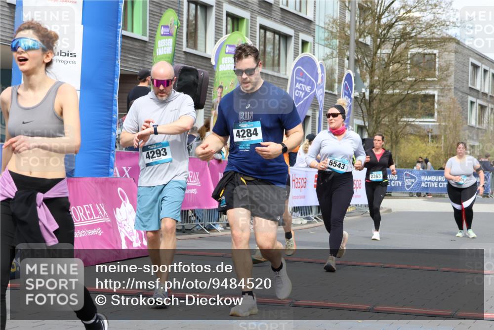 12.04.2026 - 45. Internationalen Wilhelmsburger Insellauf Strokosch-Dieckow http://msf.ph/oto/9484520 12.04.2026 13:21:28 Ziel 4341, 5633, 4284, 4293, 5543, 2363 meine-sportfotos.de