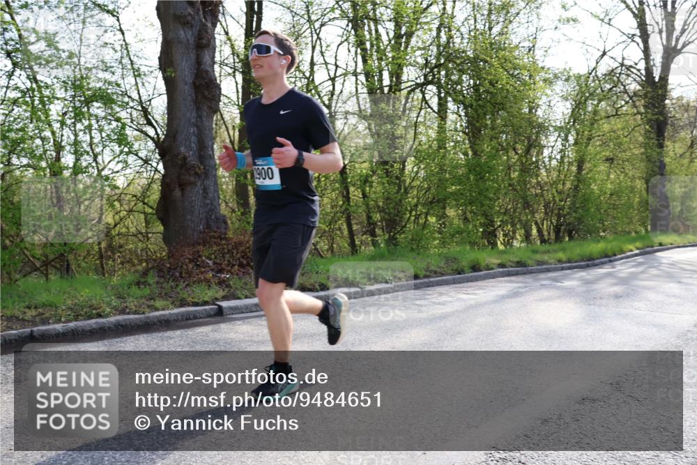 12.04.2026 - 45. Internationalen Wilhelmsburger Insellauf Yannick Fuchs http://msf.ph/oto/9484651 12.04.2026 10:46:07 Laufen 1900 meine-sportfotos.de