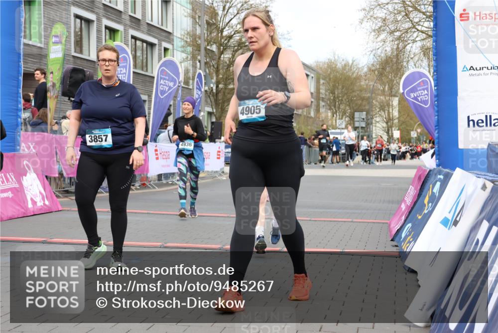 12.04.2026 - 45. Internationalen Wilhelmsburger Insellauf Strokosch-Dieckow http://msf.ph/oto/9485267 12.04.2026 13:20:19 Ziel 2946, 4905, 4274, 2534, 4936, 2366, 3655 meine-sportfotos.de