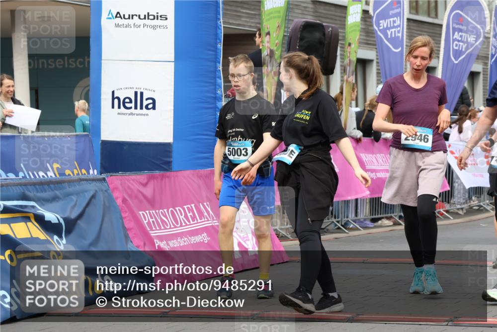 12.04.2026 - 45. Internationalen Wilhelmsburger Insellauf Strokosch-Dieckow http://msf.ph/oto/9485291 12.04.2026 13:20:16 Ziel 5003, 3857, 2946, 4905, 4274, 2534, 4936 meine-sportfotos.de