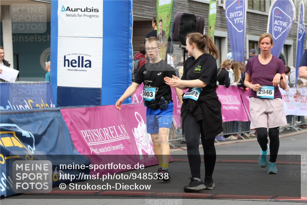 12.04.2026 - 45. Internationalen Wilhelmsburger Insellauf Strokosch-Dieckow http://msf.ph/oto/9485338 12.04.2026 13:20:15 Ziel 5003, 3857, 2946, 4905, 4274, 2534, 4936 meine-sportfotos.de
