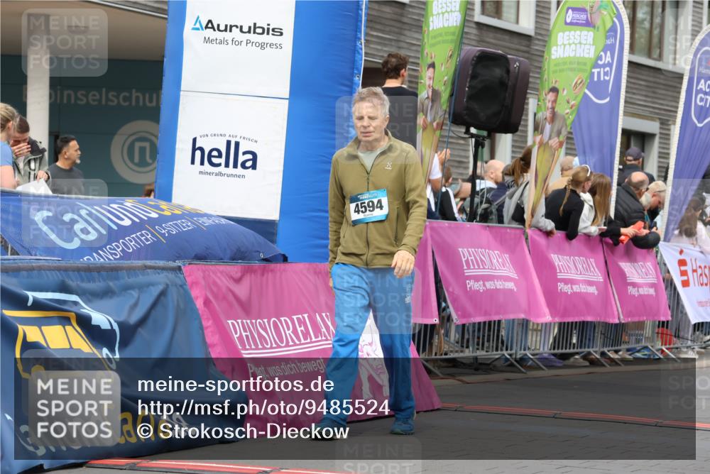 12.04.2026 - 45. Internationalen Wilhelmsburger Insellauf Strokosch-Dieckow http://msf.ph/oto/9485524 12.04.2026 13:19:53 Ziel 5007, 4594, 4984, 3927, 3193, 4469 meine-sportfotos.de