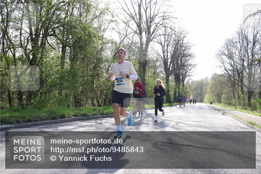 12.04.2026 - 45. Internationalen Wilhelmsburger Insellauf Yannick Fuchs http://msf.ph/oto/9485843 12.04.2026 10:35:10 Laufen 3830, 3008 meine-sportfotos.de