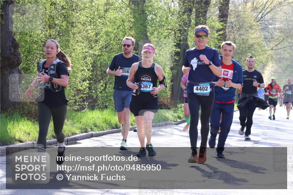 12.04.2026 - 45. Internationalen Wilhelmsburger Insellauf Yannick Fuchs http://msf.ph/oto/9485950 12.04.2026 10:35:27 Laufen 356, 367, 4402, 45, 4700, 3098 meine-sportfotos.de