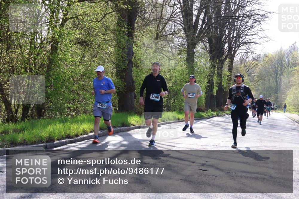 12.04.2026 - 45. Internationalen Wilhelmsburger Insellauf Yannick Fuchs http://msf.ph/oto/9486177 12.04.2026 10:35:49 Laufen 3450, 2206, 3484, 672 meine-sportfotos.de